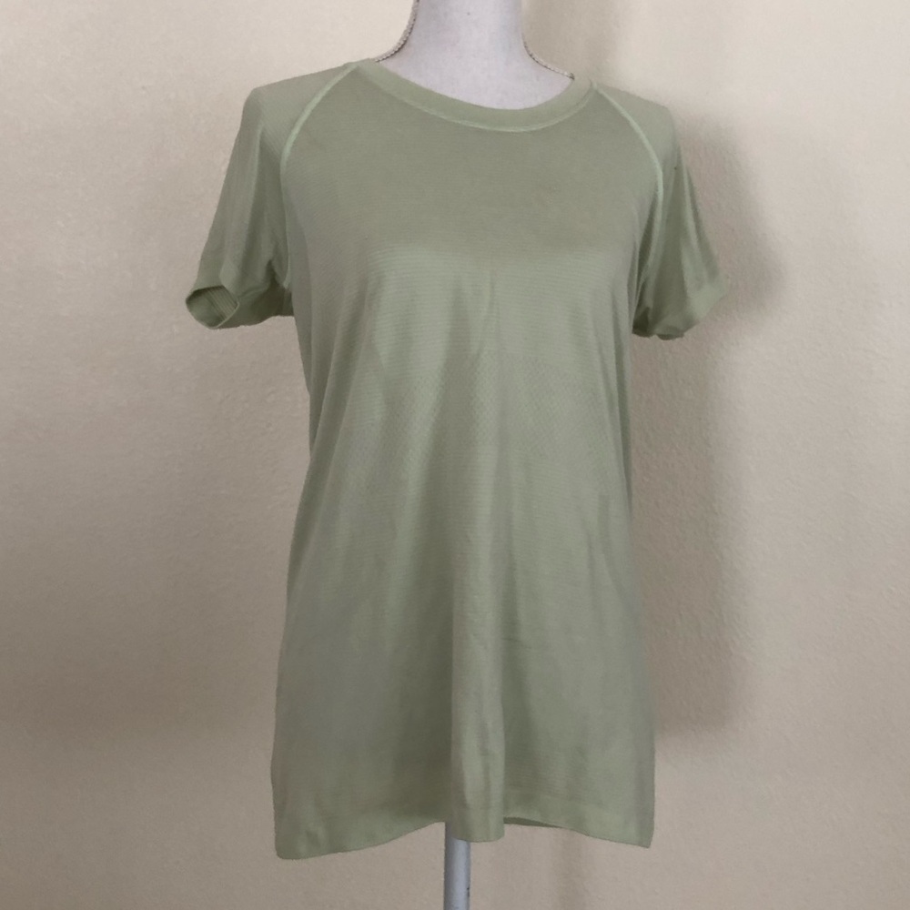Lululemon Tee (12)